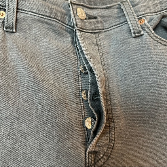 Levi Wedgie Straight Button fly jean. NWOT Size 32x28 - Picture 3 of 5
